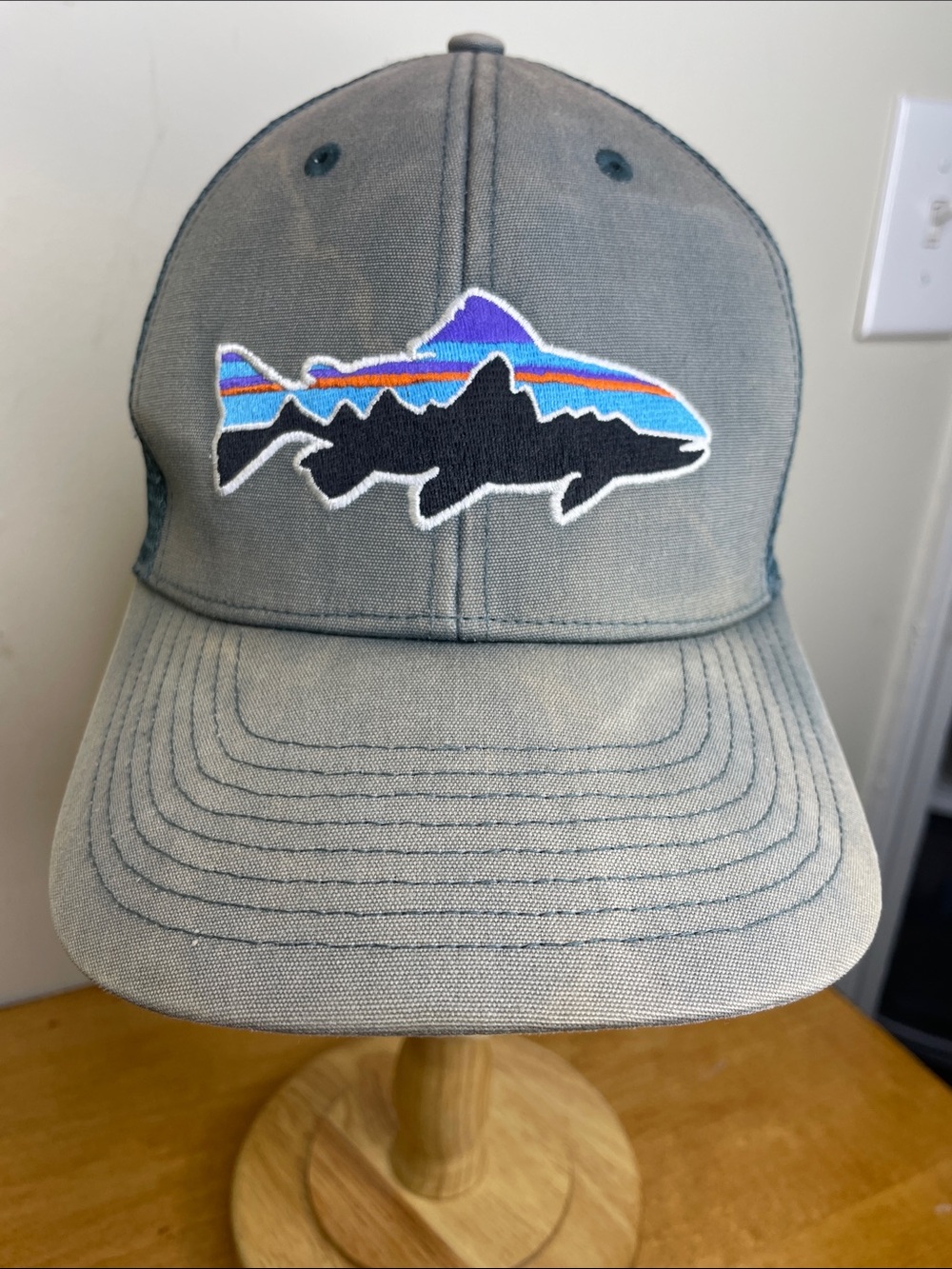 Patagonia Gray Hat with Multicolor Fish Patch